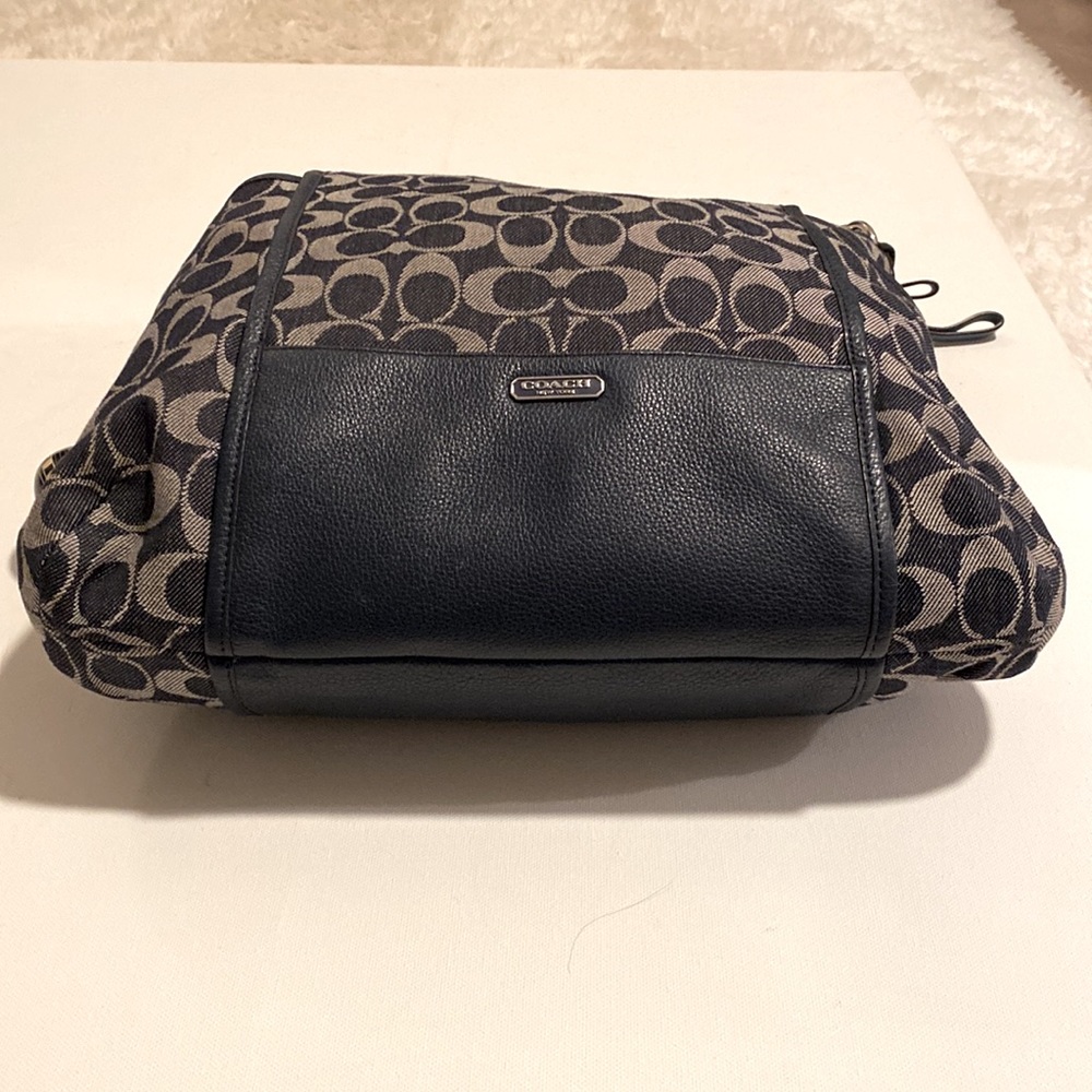 Coach Navy Denim Signature Hobo Handbag PRICE FIRM - Picture 7 of 10